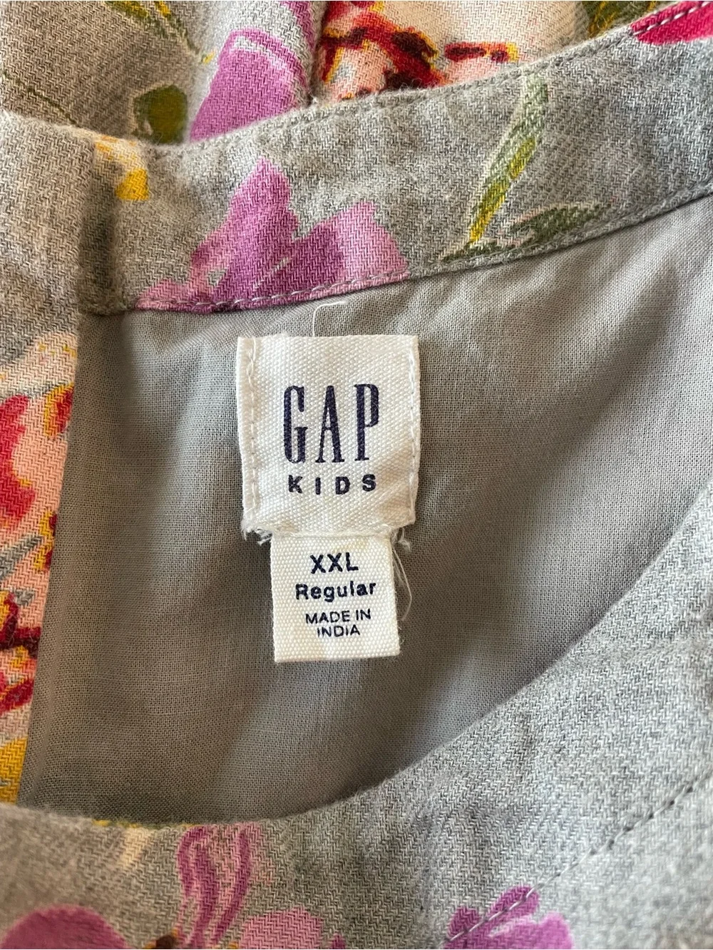 GAP charming gray